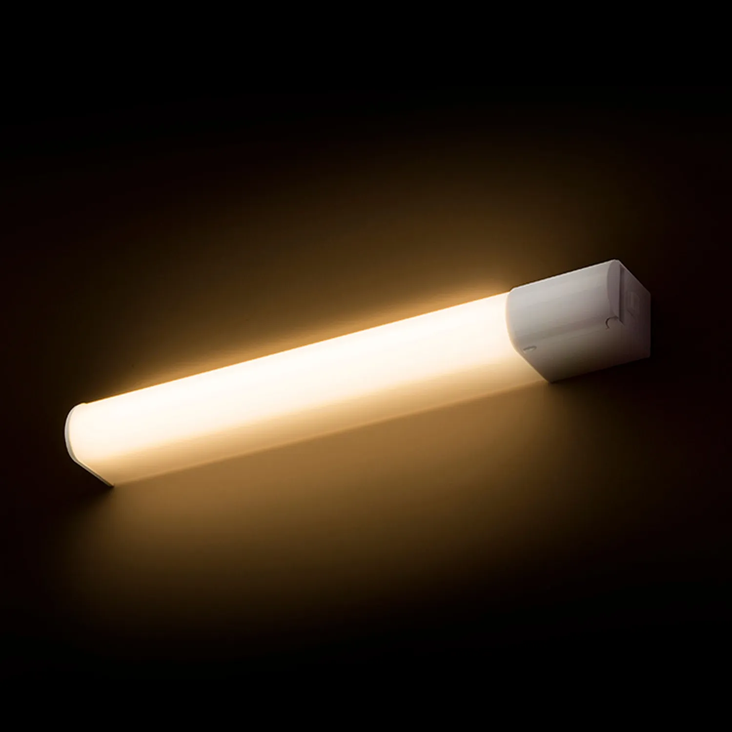 Rendl Florio aplica baie alba LED cu priza 100W