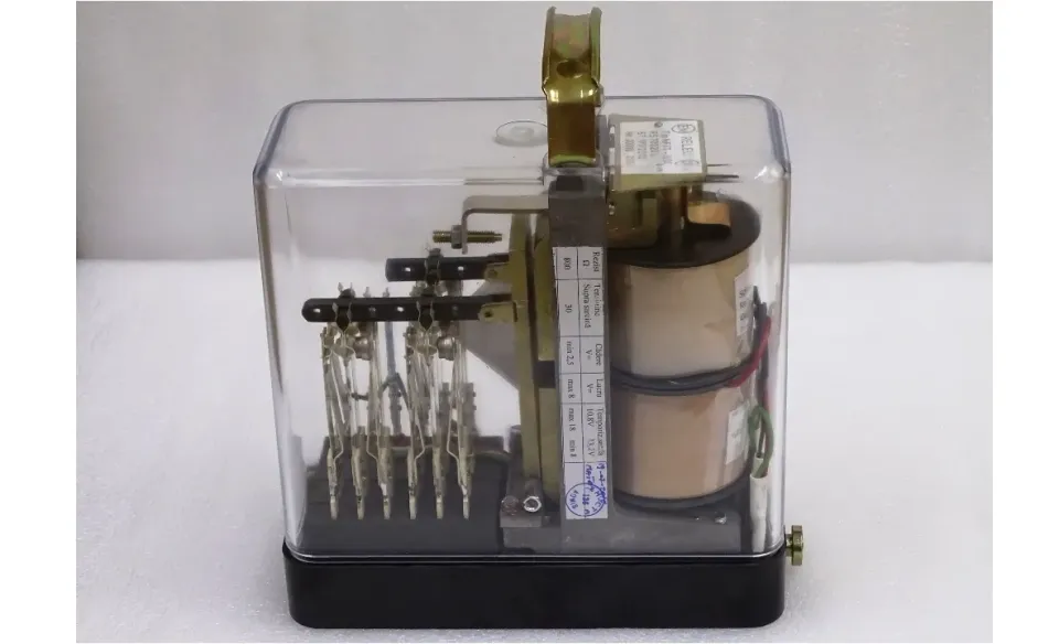 Electromagnetica RS 70024 A-E releu neutru SCB